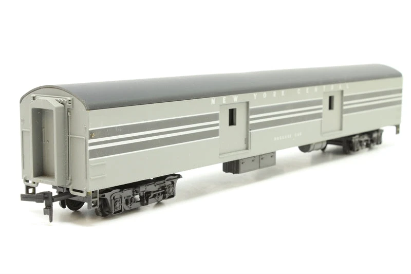 AHM 6407-CE HO Scale Smooth Side Baggage Car New York Central 20th - NOS 1 AHM 6407-CE HO Scale Smooth Side Baggage Car New York Central 20th - NOS