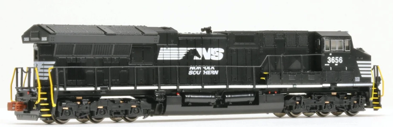 ScaleTrains Operator 10987 N Scale GE ET44AC Tier 4 Diesel "Horsehead" NS 3673 With DCC 2 ScaleTrains Operator 10987 N Scale GE ET44AC Tier 4 Diesel "Horsehead" NS 3673 With DCC - Image 2