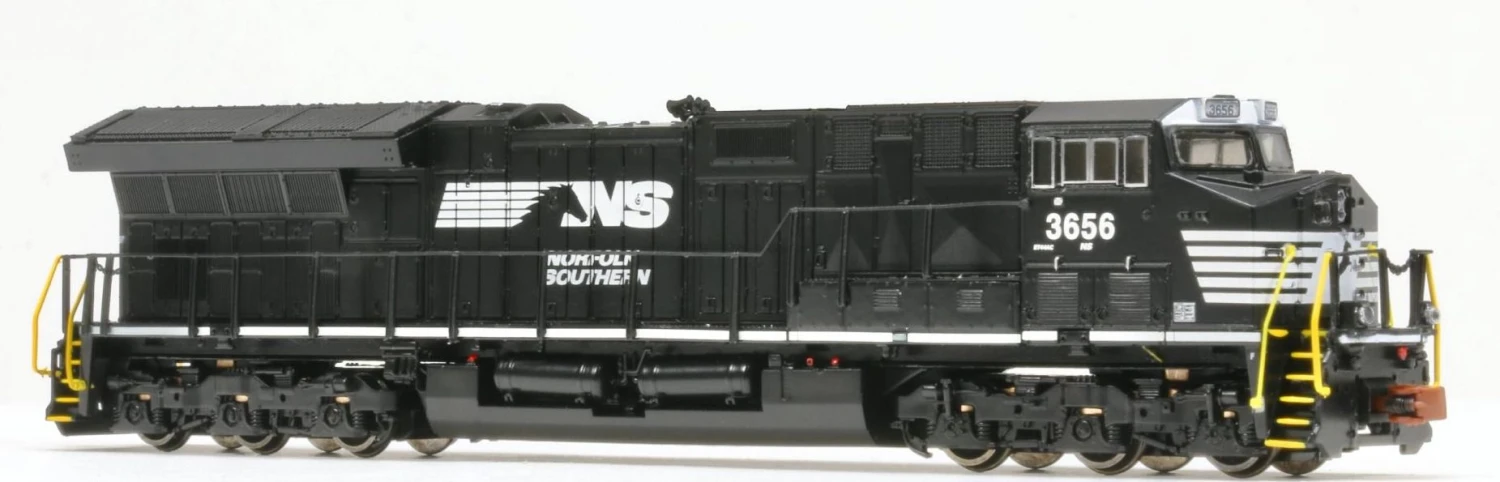 ScaleTrains Operator 10987 N Scale GE ET44AC Tier 4 Diesel "Horsehead" NS 3673 With DCC 1 ScaleTrains Operator 10987 N Scale GE ET44AC Tier 4 Diesel "Horsehead" NS 3673 With DCC