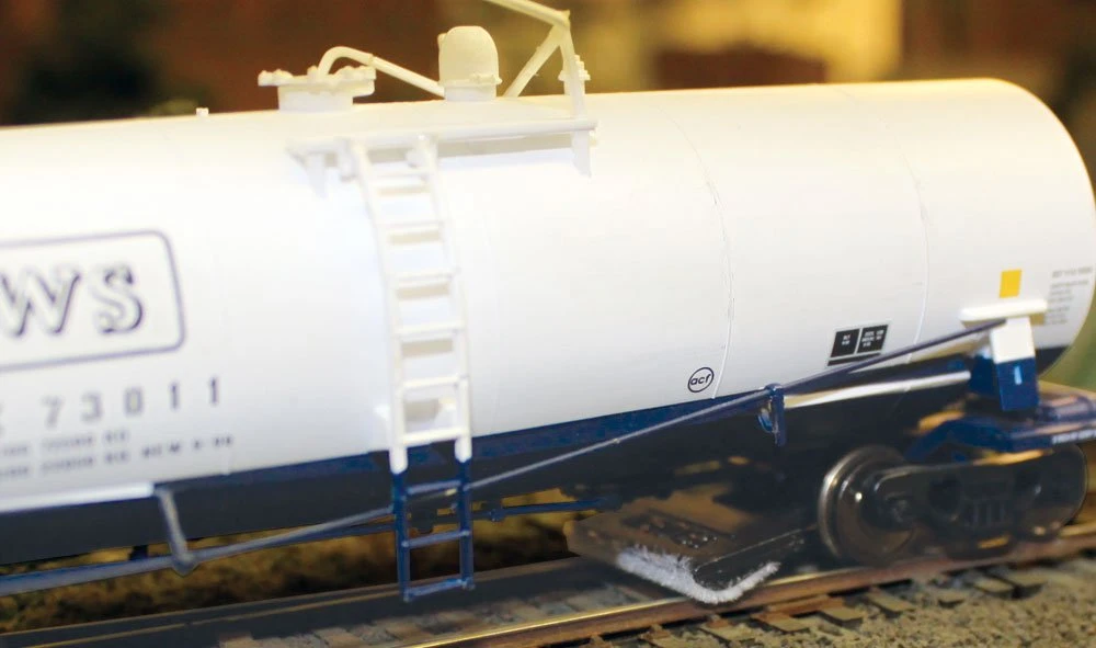 Woodland Scenics TT4571 Tidy Track, HO Scale Dust Monkeys 3 Woodland Scenics TT4571 Tidy Track, HO Scale Dust Monkeys - Image 3